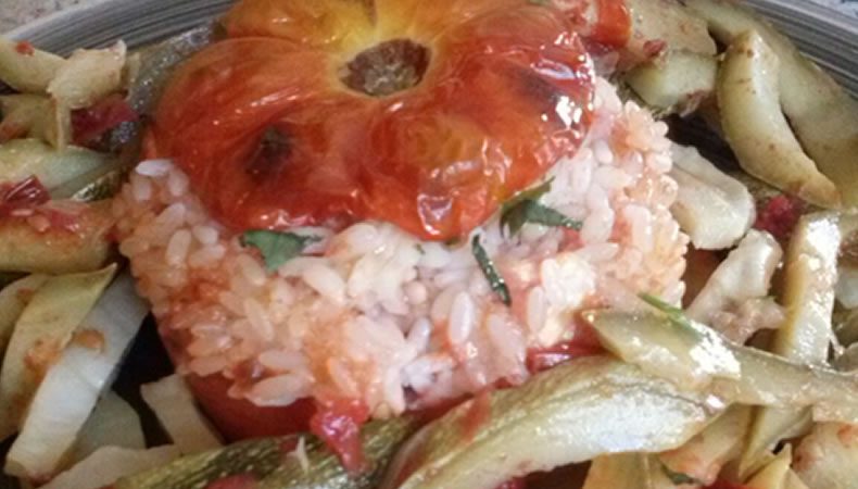 pomodori ripieni di riso al forno con verdure